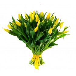 Kwiaciarnia Kwiatkarnia oferuje bukiet z żółtych tulipanów.